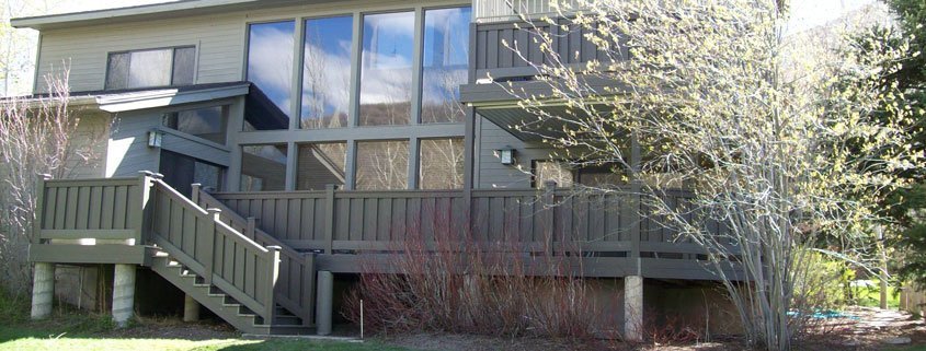 Trex Seclusions Fencing as Privacy Railing Banner Trex Seclusions Fencing as Privacy Railing Banner