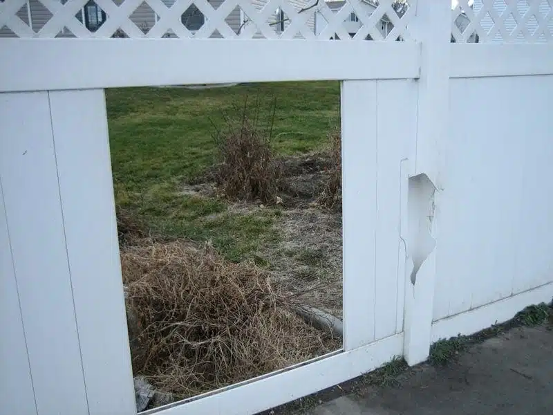 A - Vinyl-Pickets-Blown-Out Trex vs PVC Vinyl 6