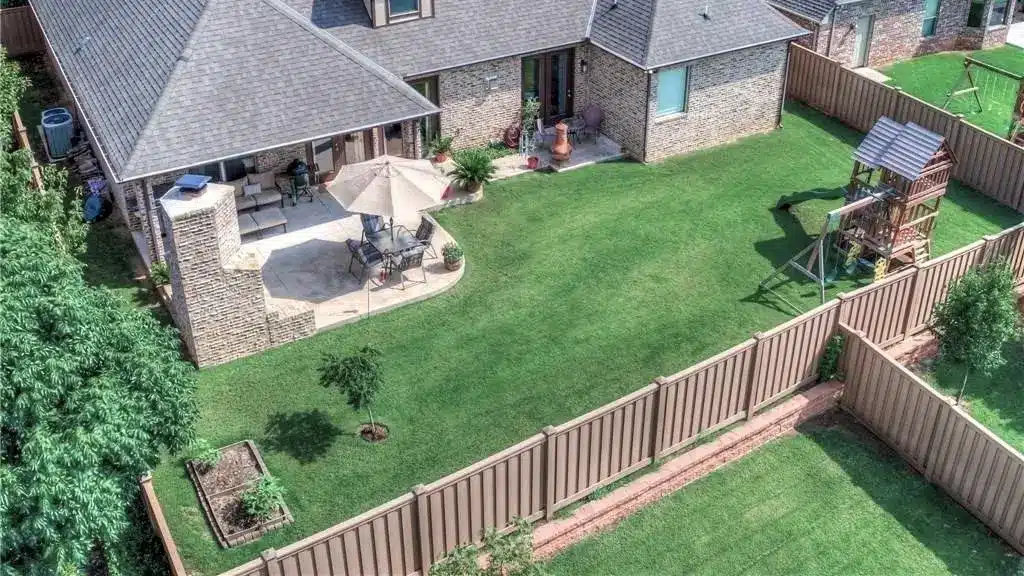 Seclusions fence from Trex for HOA backyards