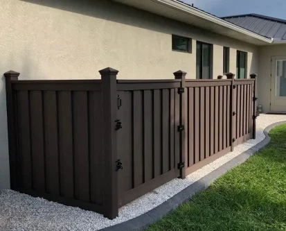 Trex-Seclusions-Woodland-Brown-Enclosure-with-Gates Trex-Seclusions-Woodland-Brown-Enclosure-with-Gates